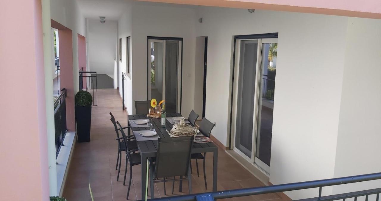 Paz Em Resort De Luxo. Cabanas De Tavira Eksteriør billede